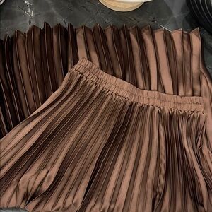 Gilli Brown Pleated Skirt